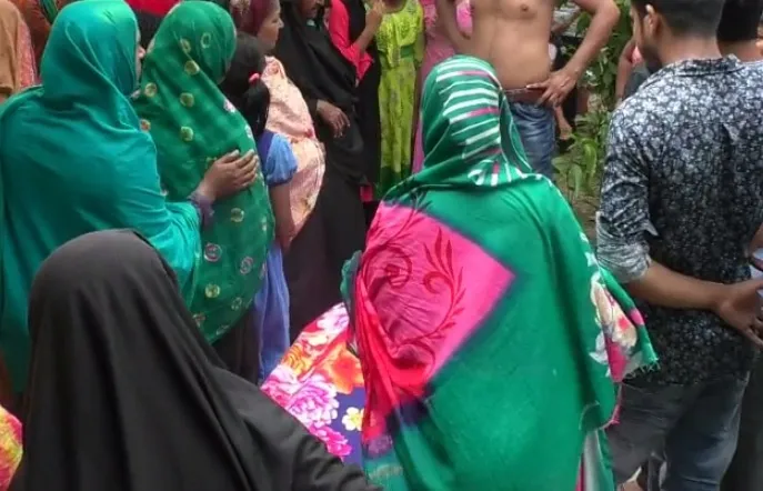 শিক্ষক বাবাকে স্কুলে পৌঁছে দিয়ে বাড়ি ফেরা হলো না রাকিবের
