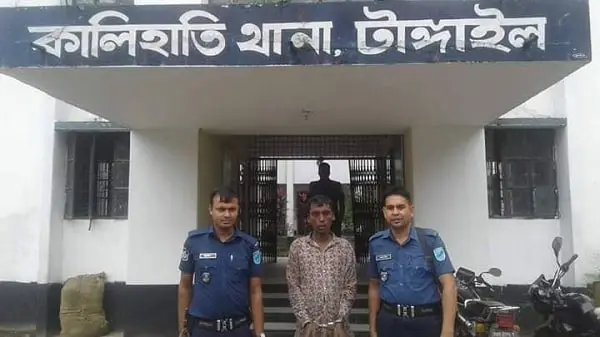 রোহিঙ্গারা কিভাবে ক্যাম্প থেকে পালানোর সুযোগ পাচ্ছে?