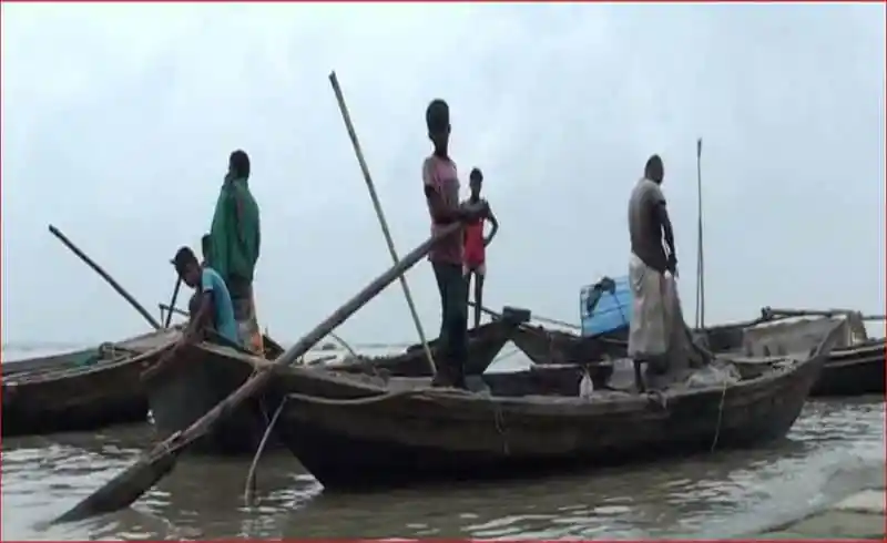 বুধবার থেকে চাঁদপুরের পদ্মা-মেঘনায় ২২ দিন ইলিশ ধরা নিষিদ্ধ