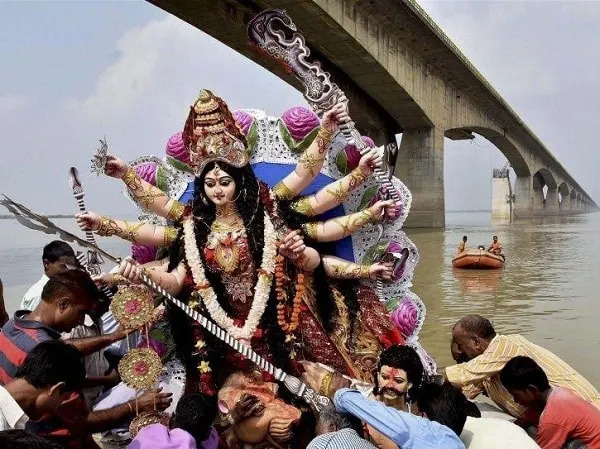 গঙ্গায় প্রতিমা বিসর্জন দিলেই জরিমানা