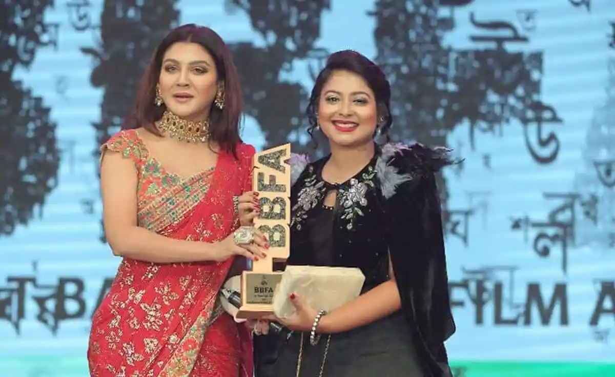 সেরা গায়িকা কোনাল: পুরস্কার উৎসর্গ করলেন আইয়ুব বাচ্চুকে