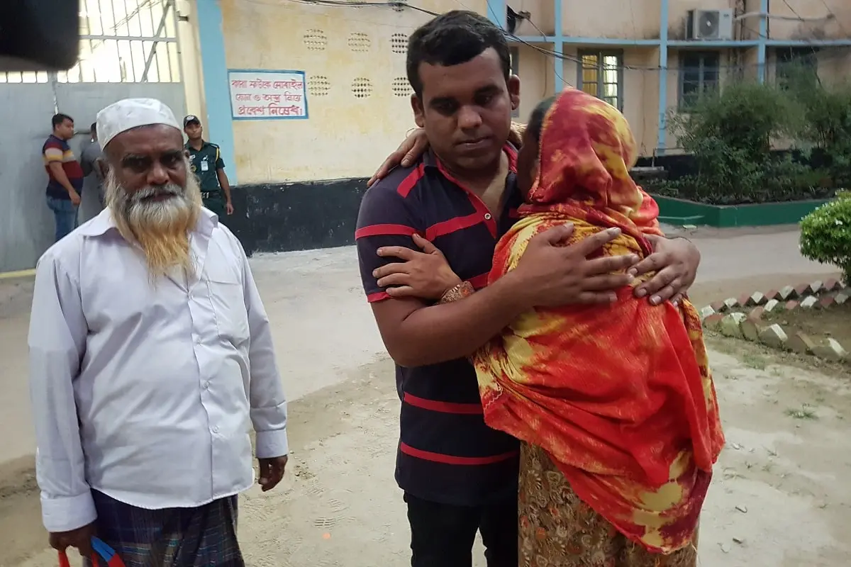 ৭ লাখ টাকা দিতে না পারাই কাল হয় নয়নের