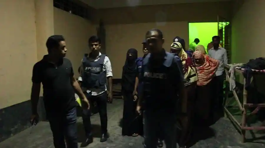 জামায়াতের ১৩ নারী সদস্যসহ এক মাদ্রাসা অধ্যক্ষ আটক
