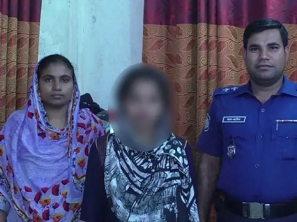 ভারত থেকে ফেরার পথে বাংলাদেশি পাসপোর্টসহ রোহিঙ্গা তরুণী আটক