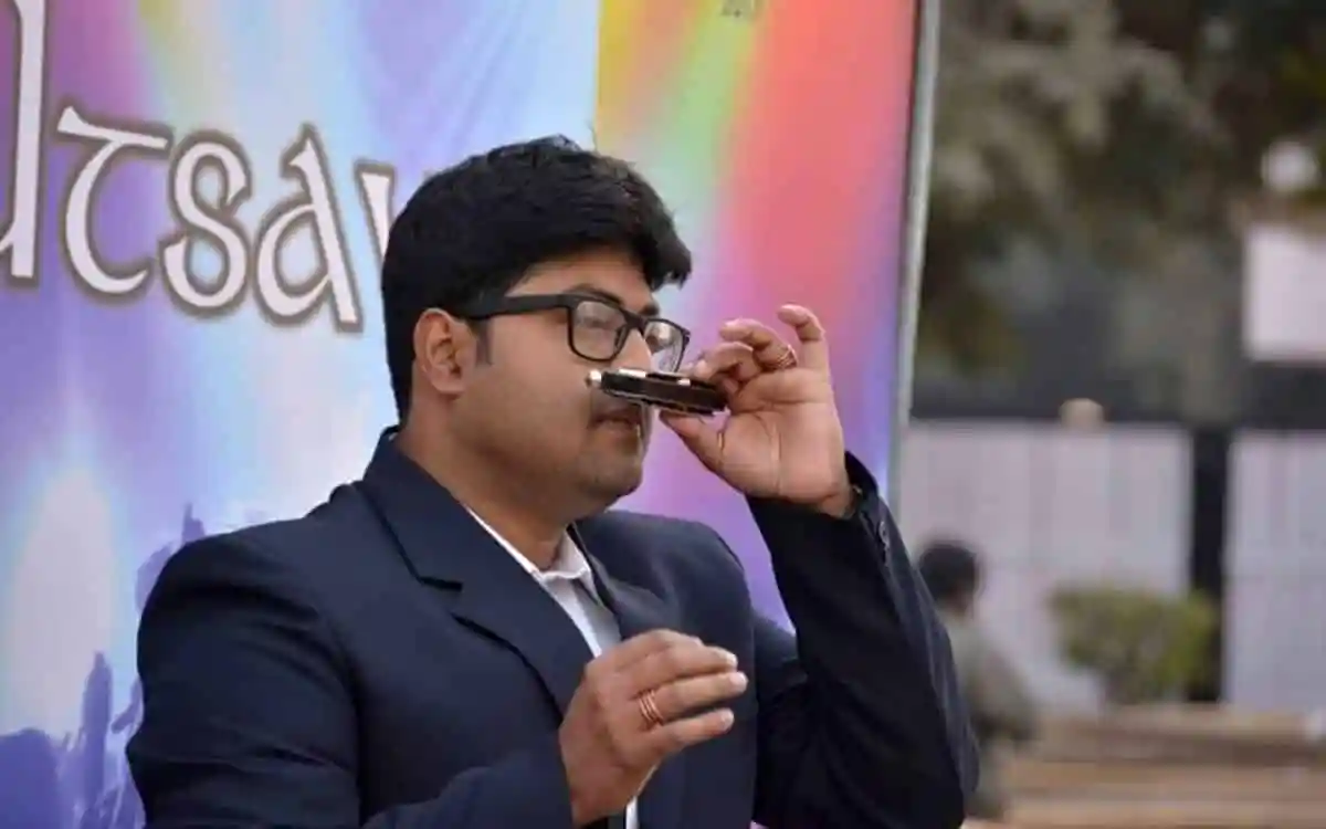 নাক দিয়ে বাদ্যযন্ত্র বাজানো সোহমের সফলতার গল্প