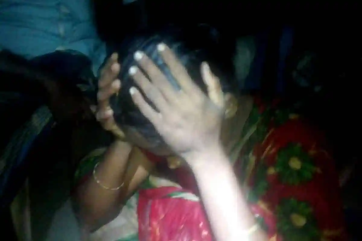 পিটিয়ে শাশুড়িকে বিয়ে করতে বাধ্য করলেন সমাজপতিরা