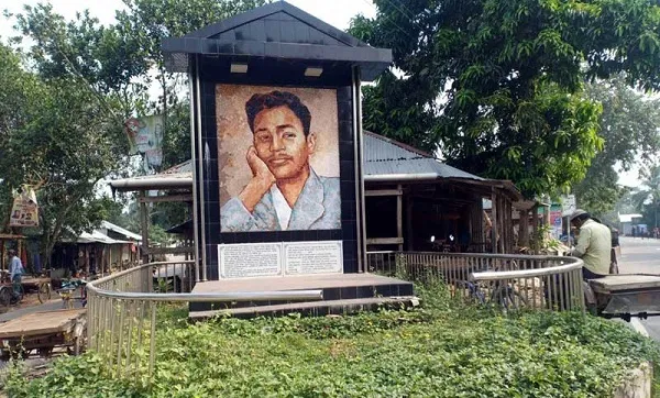 গোপালগঞ্জে পৈতৃক ভিটায় অযত্নে কবি সুকান্তের ম্যুরাল