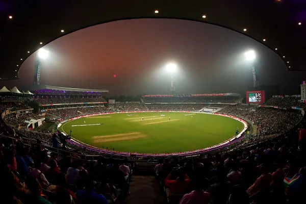 গোলাপি আভায় হারিয়ে গেল বাংলাদেশ