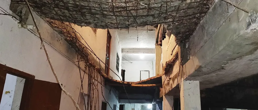 এতিমখানার ছাদ ধসে অর্ধশত ছাত্র আহত