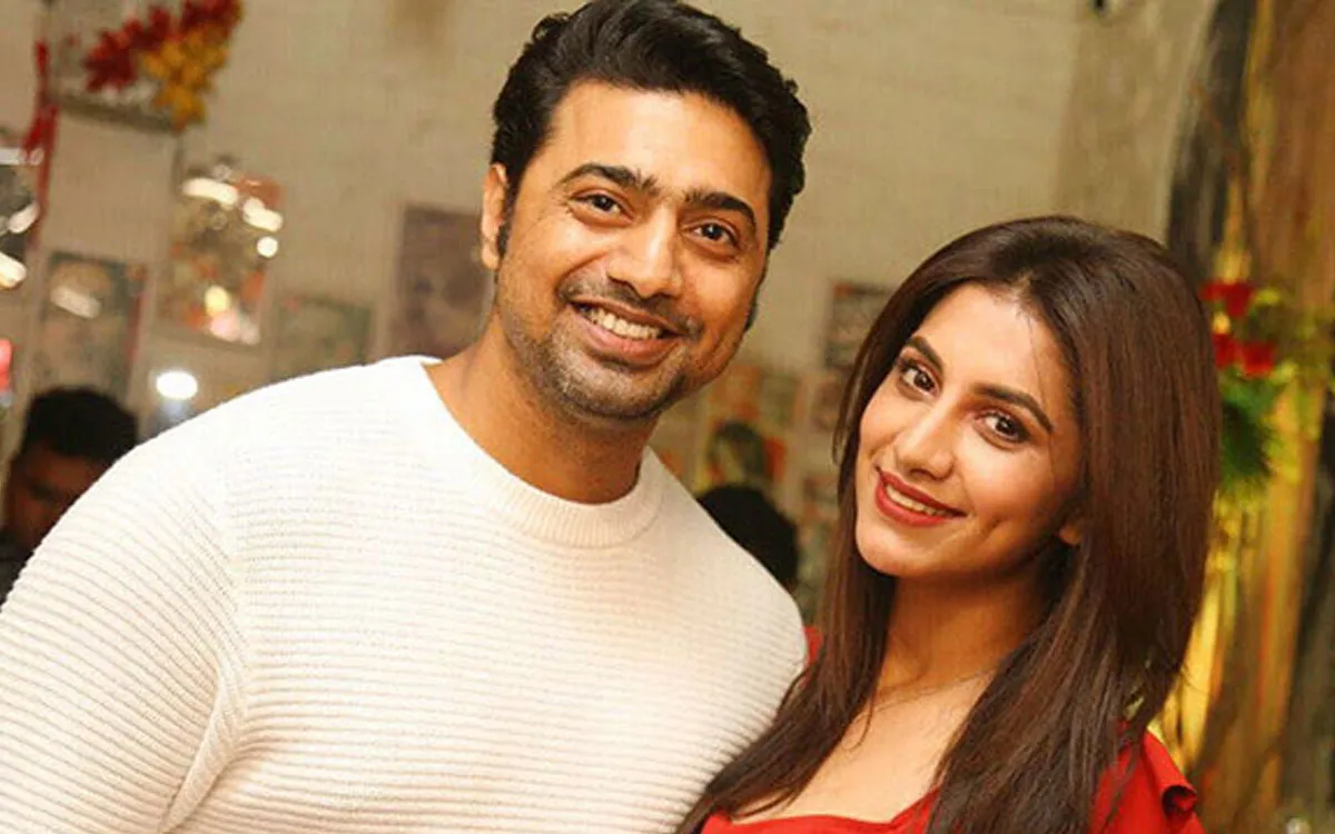 ‘পাসওয়ার্ড’-এর প্রচারণায় ঢাকায় আসছেন দেব-রুক্মিণী