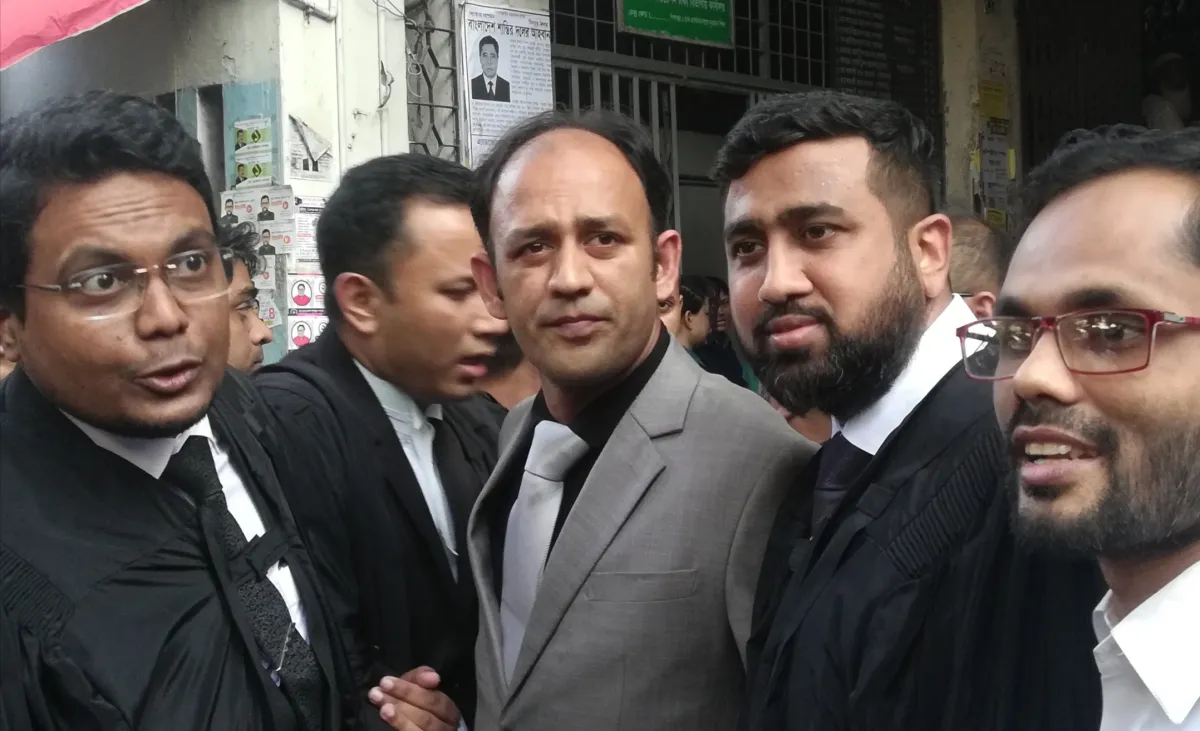 যারা নিজেদের ‘জমিদার’ ভাবেন তাদের জন্য এ রায় অশনি সংকেত