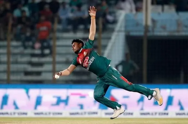 ম্যাচটাই ফেলে দিলেন বিপ্লব?
