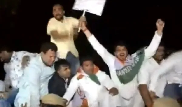 গান্ধী পরিবারের বিশেষ নিরাপত্তা প্রত্যাহার করায় কংগ্রেসের বিক্ষোভ