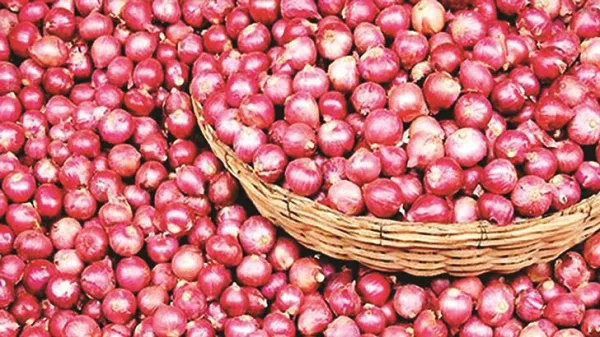 বাজারে পেঁয়াজের বাড়তি ঝাঁজ, কেজি ১৬০ টাকা