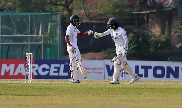 শিরোপার সুবাস পাচ্ছে খুলনা