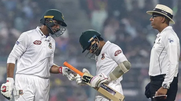 লাল থেকে গোলাপি, গল্প সেই একই