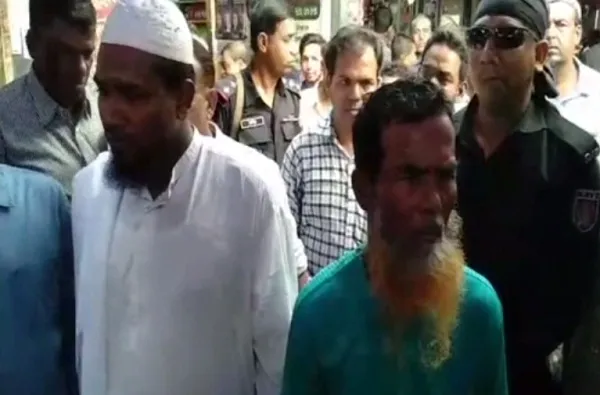 পটুয়াখালীতে অতিরিক্ত লবণ কেনায় আটক ৪