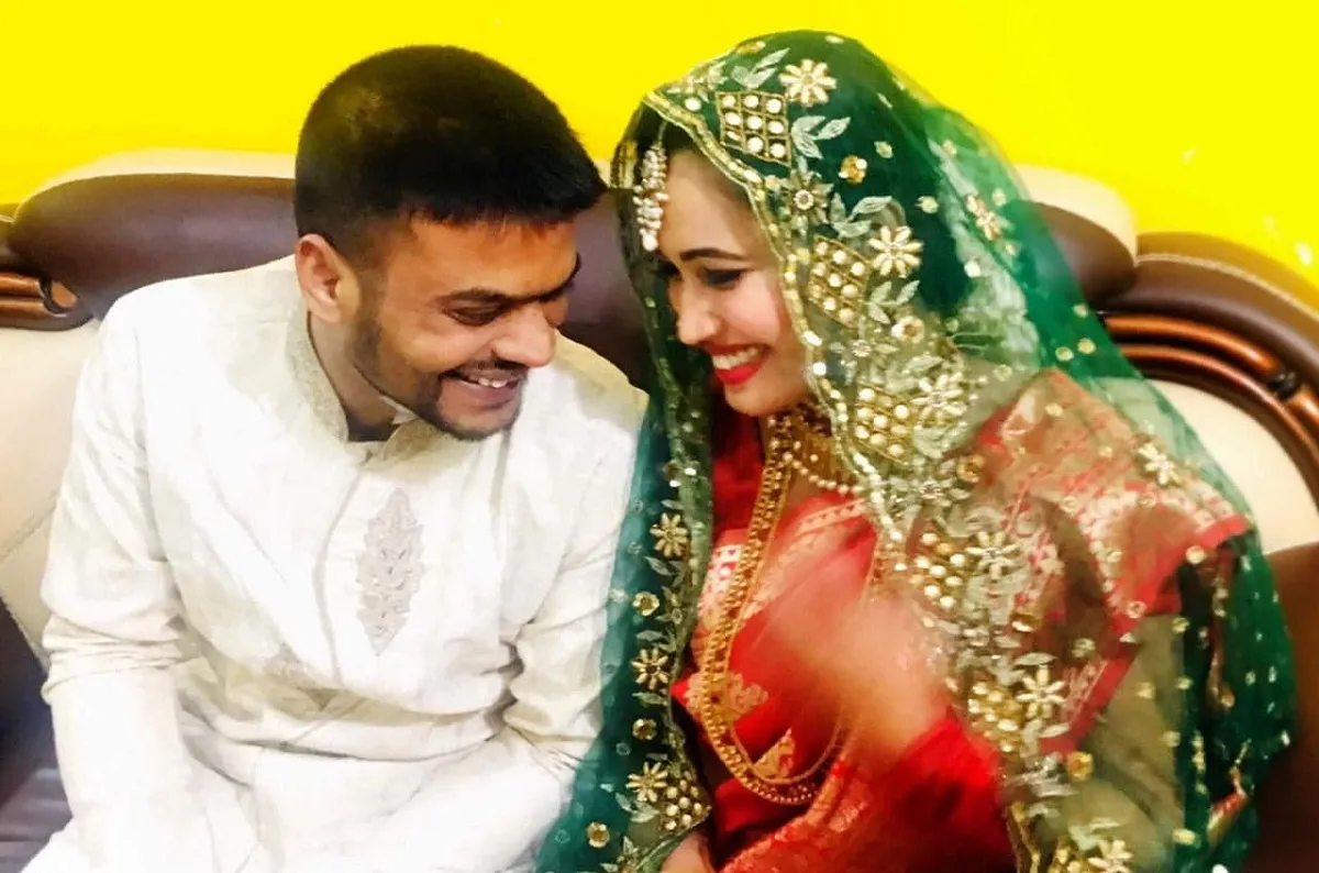 বিয়ে করলেন লাক্সতারকা চৈতি, স্বামী পাইলট