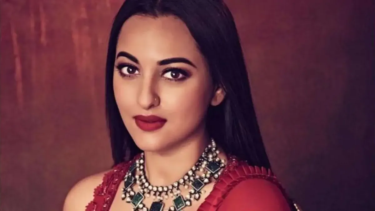 ‘দাবাং থ্রি’র আয় নিয়ে ভাবছেন না সোনাক্ষি