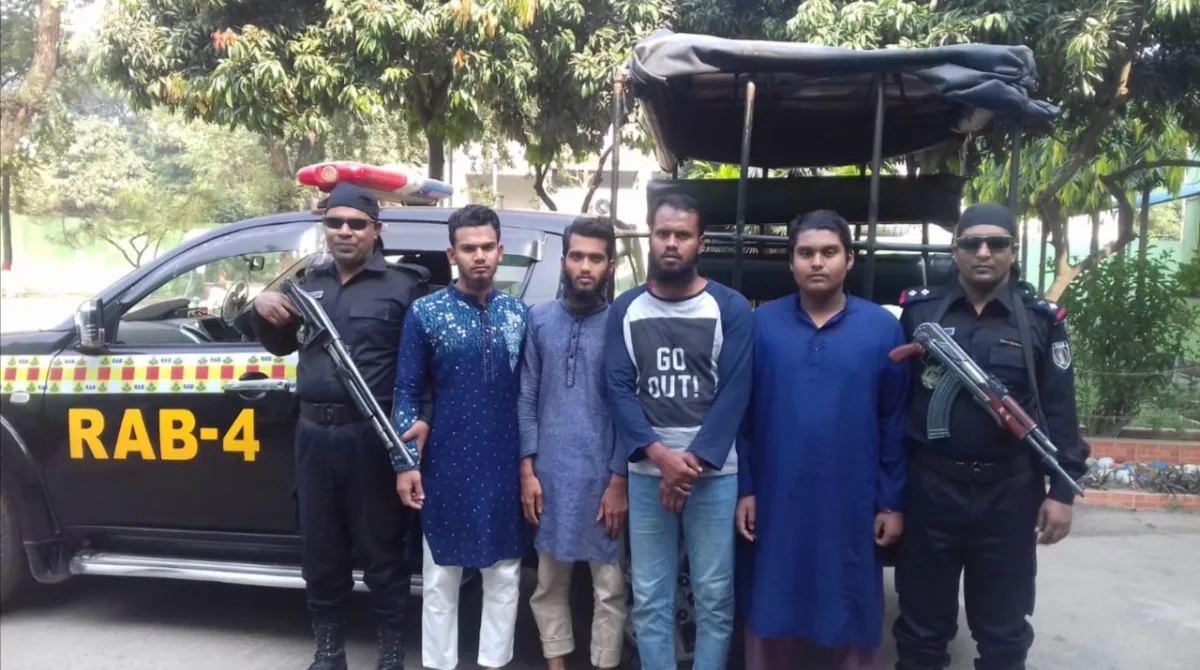 ইলেকট্রিক মিস্ত্রি থেকে জঙ্গিবাদে, অনলাইনে উদ্বুদ্ধ