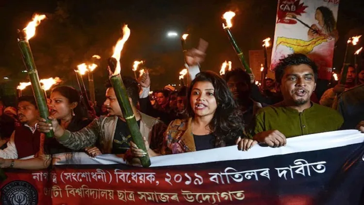 মুখে যা-ই বলুন মমতা-নাগরিকত্ব সংশোধনী আইন