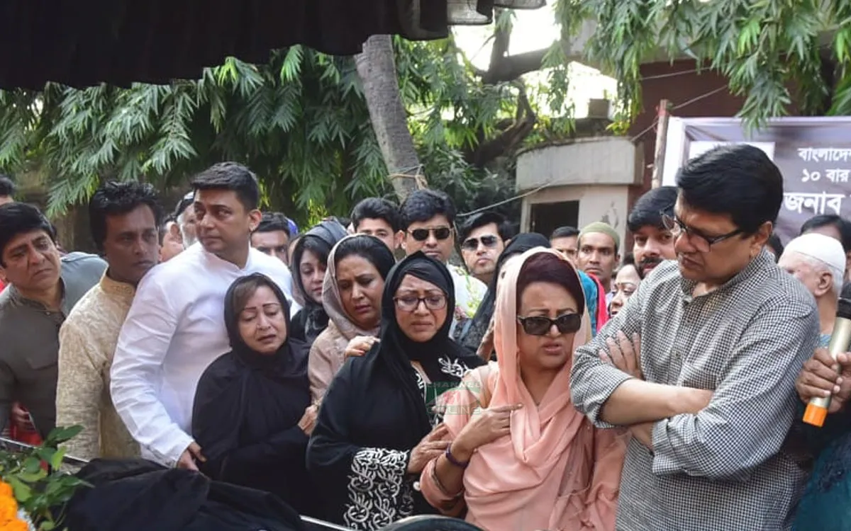 কিংবদন্তি চিত্রগ্রাহককে অশ্রুসজল বিদায়