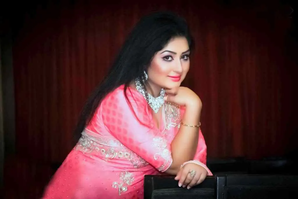 দুই বছর পর নতুন ছবিতে রেসি