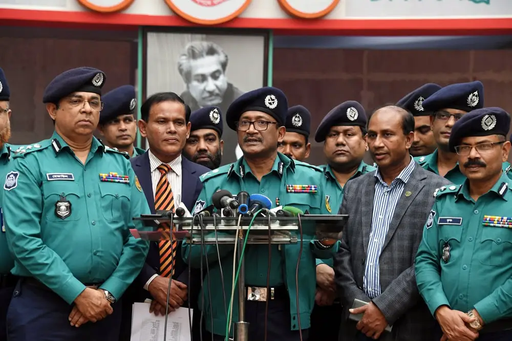 বইমেলায় নিরাপত্তা ব্যবস্থা ও ডিএমপি কর্মকর্তাদের উপস্থিতি. Channel i News - চ্যানেল আই নিউজ