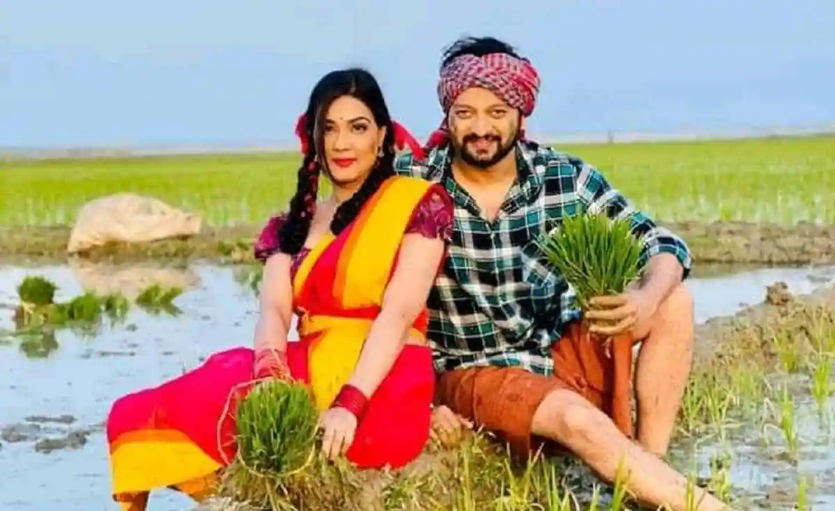 কৃষকের বেশে সাইমন-মাহি!