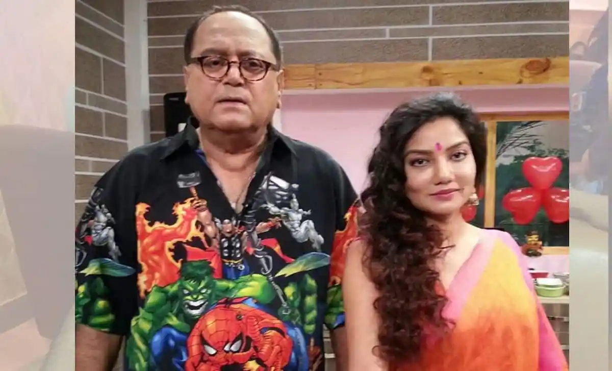অভিনেতা দীপঙ্কর ও দোলনের বিয়ের ছবি, উভয়ই হাসছেন. Channel i News - চ্যানেল আই নিউজ
