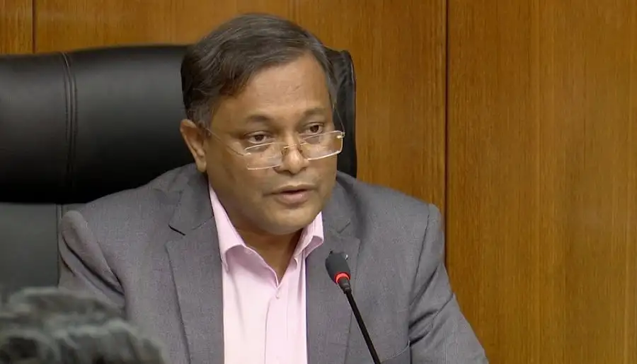তথ্যমন্ত্রী কামাল হোসেন সংবিধানের দোহাই দিয়ে বক্তব্য দিচ্ছেন. Channel i News - চ্যানেল আই নিউজ