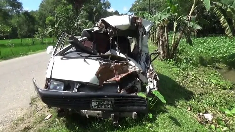 মৌলভীবাজার ও হবিগঞ্জে সড়ক দুর্ঘটনায় নিহত ৪, ক্ষতিগ্রস্ত গাড়ি. Channel i News - চ্যানেল আই নিউজ