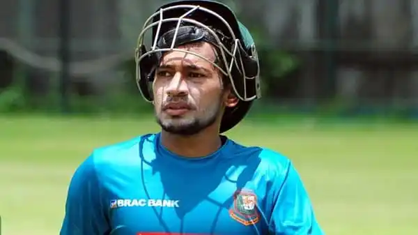 বাংলাদেশ ক্রিকেটার মুশফিক ক্যাচের জন্য প্রস্তুত. Channel i News - চ্যানেল আই নিউজ