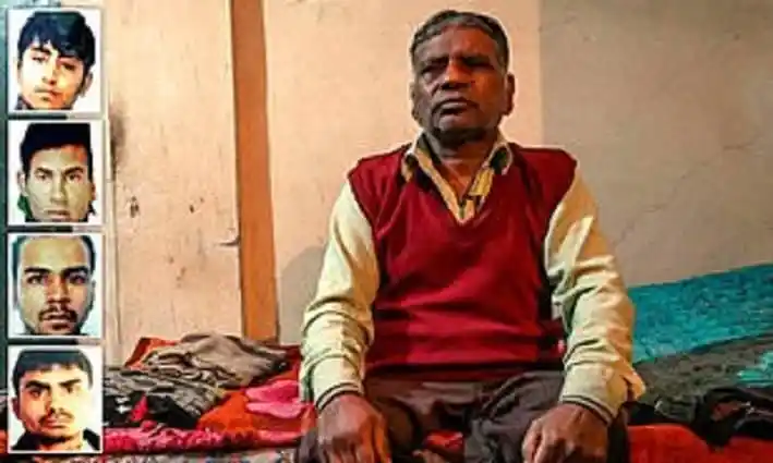 নির্ভয়া ধর্ষণ মামলার মৃত্যুদণ্ডপ্রাপ্ত আসামির ছবি, আদালত ভবনের সামনে. Channel i News - চ্যানেল আই নিউজ