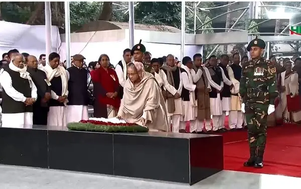 বাংলাদেশের জাতীয় স্মৃতিসৌধে শ্রদ্ধাঞ্জলি অর্পণ করছেন রাষ্ট্রপতি ও সেনা কর্মকর্তা. Channel i News - চ্যানেল আই নিউজ