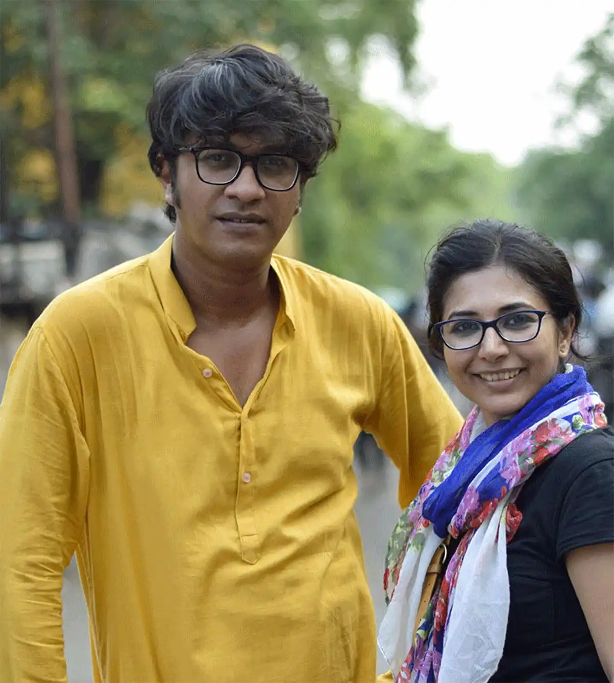 বাংলাদেশি যুবক ও যুবতী বন্ধু প্রকৃতির মাঝে হাসিমুখে ছবি তুলছেন।. Channel i News - চ্যানেল আই নিউজ