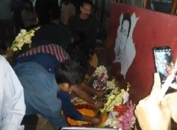 শ্রদ্ধা, ভালোবাসায় অভিজিৎ রায়কে স্মরণ