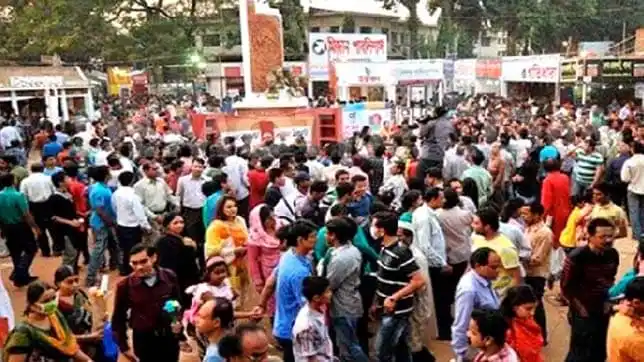 বইমেলায় উপচে পড়া ভিড়, হাজারো পাঠক বই কিনতে আসছে. Channel i News - চ্যানেল আই নিউজ