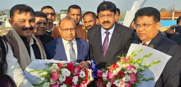 প্রধান অতিথি ও অতিথিরা কক্সবাজারের উন্নয়ন প্রকল্পের উদ্বোধন করছেন।. Channel i News - চ্যানেল আই নিউজ