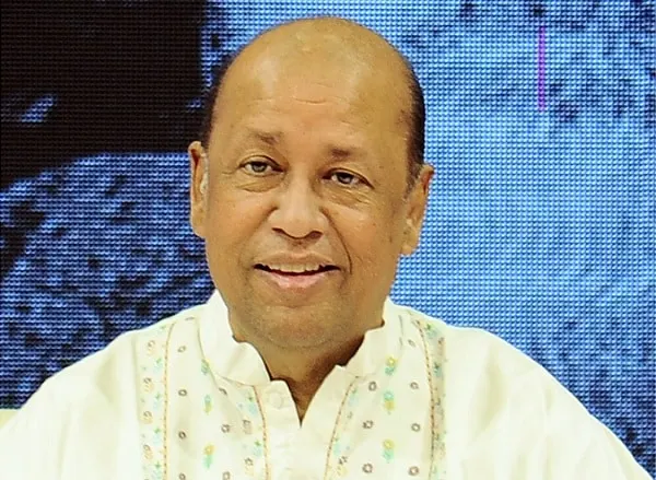 যার গুণে তৃণলতা হয় মহিরুহ