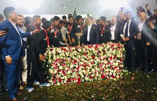 বিশ্বকাপ জয়ীদের দেশে পৌঁছানোর উদযাপন, ফুলের মালা ও উল্লাস. Channel i News - চ্যানেল আই নিউজ