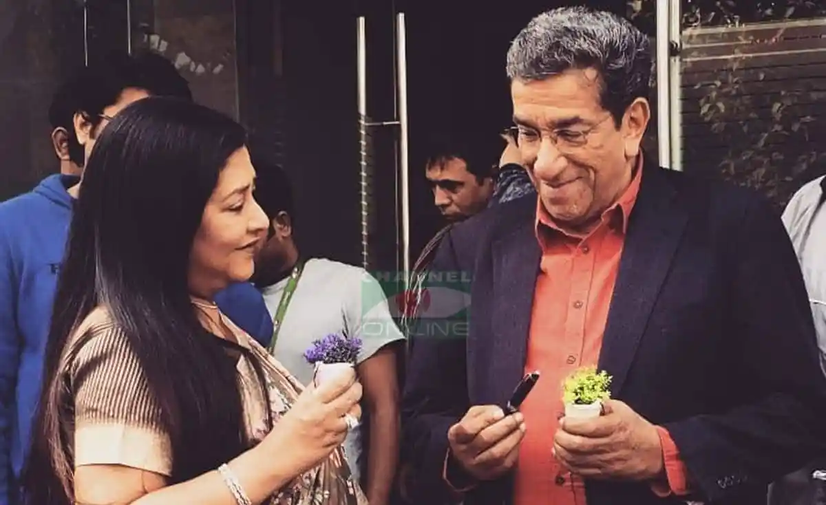 একজন নারী ও একজন পুরুষের মধ্যে সৌজন্য বিনিময়, চ্যানেল আই অনলাইন. Channel i News - চ্যানেল আই নিউজ