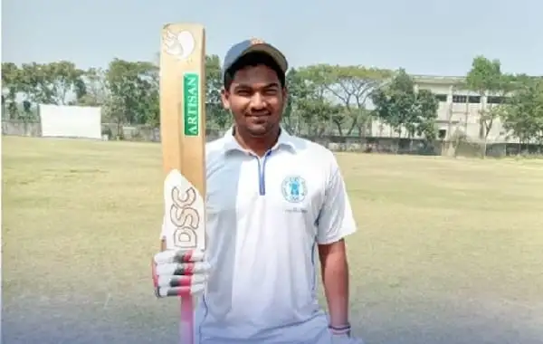 বাংলাদেশি ক্রিকেটার সাজ্জাদ ক্রিকেট ব্যাট হাতে মাঠে প্রস্তুত. Channel i News - চ্যানেল আই নিউজ