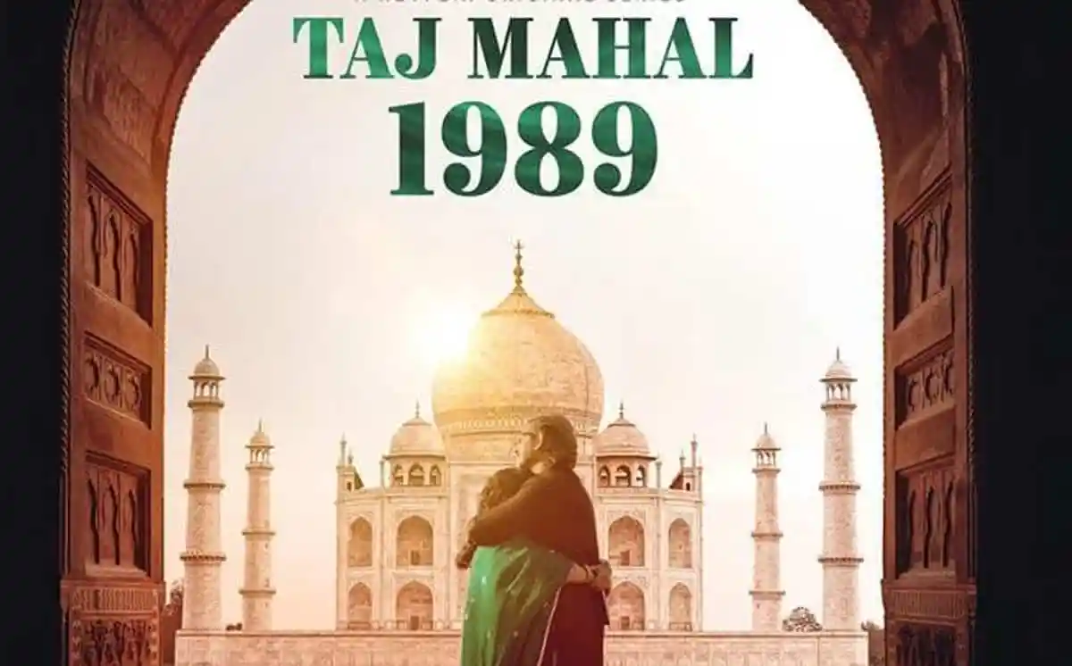 তাজ মহল ও একজন নারী দর্শক, সুন্দর সূর্যোদয় দৃশ্য. Channel i News - চ্যানেল আই নিউজ