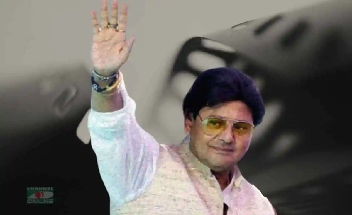 বাংলাদেশের জনপ্রিয় অভিনেতা তাপস শুভ্রভাবে শুভেচ্ছা জানাচ্ছেন. Channel i News - চ্যানেল আই নিউজ