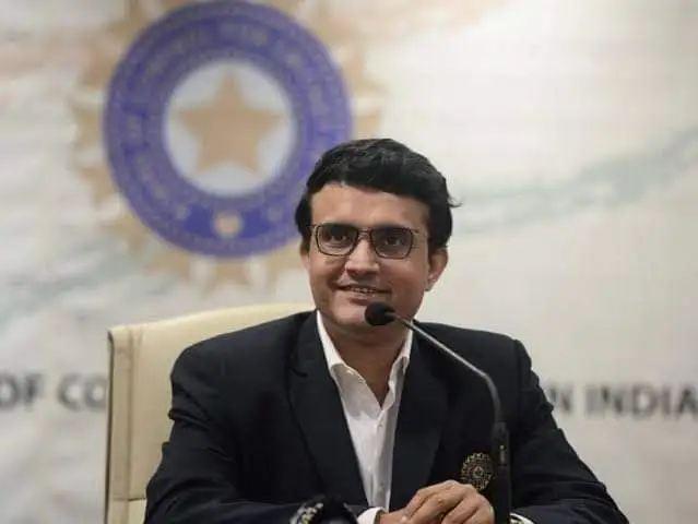 ভারতের ক্রিকেট তারকা সৌরভ গাঙ্গুলী ইডেন গার্ডেনের সামনে বক্তৃতা দিচ্ছেন. Channel i News - চ্যানেল আই নিউজ