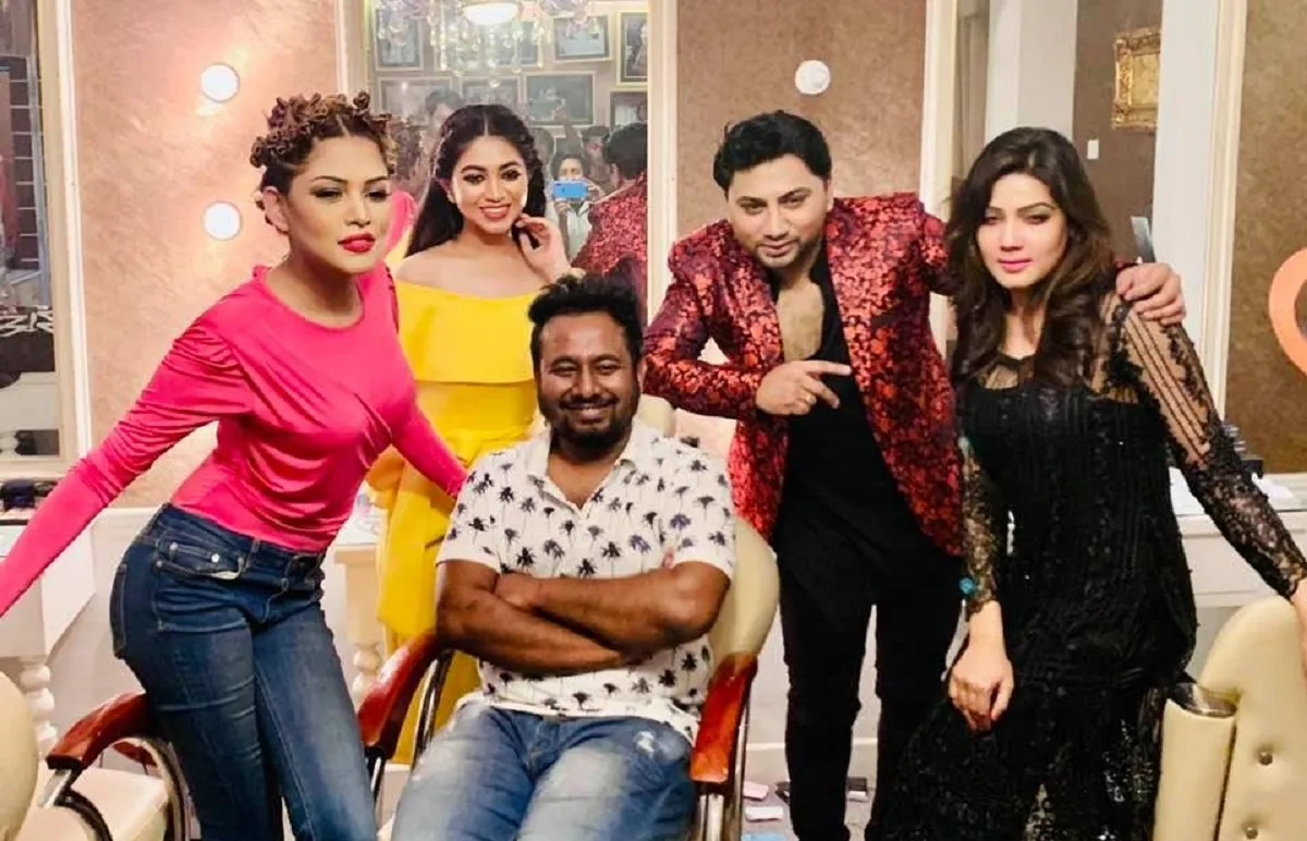 সিনেমার জন্য বাড়ি বিক্রি