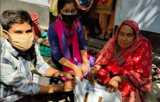 গ্রীন ভয়েসের ত্রাণ ও হ্যান্ডস্যানিটাইজার বিতরণ. Channel i News - চ্যানেল আই নিউজ
