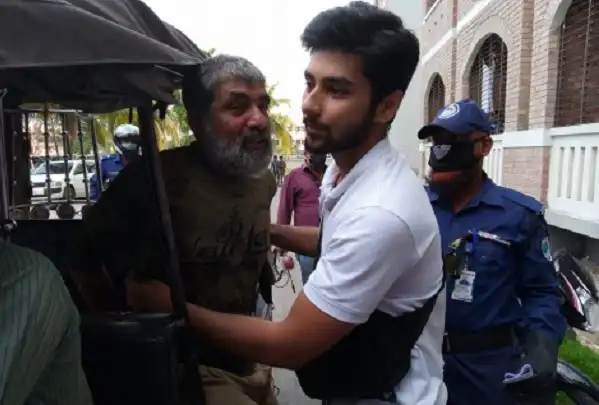 নিখোঁজ সাংবাদিকের সঙ্গে তার পুত্রের সাক্ষাতের মুহূর্ত. Channel i News - চ্যানেল আই নিউজ