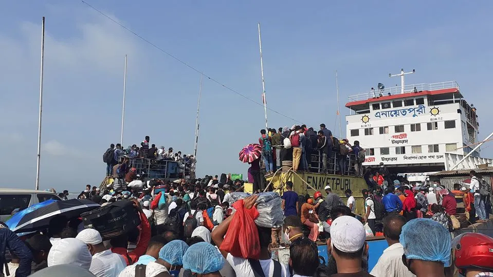 আত্মঘাতী হয়ে উঠছি আমরা?